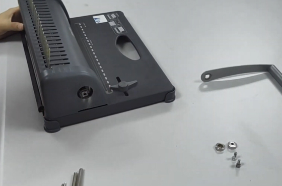 01 3871 Die Schale wird entfernt