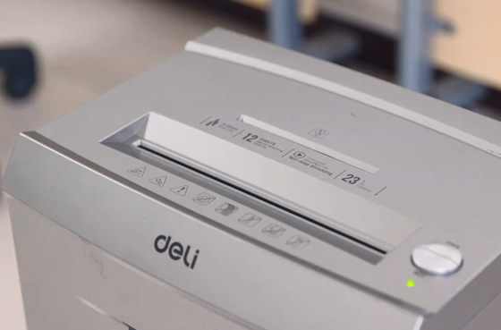 01 Deli ET095 Akten vernichter