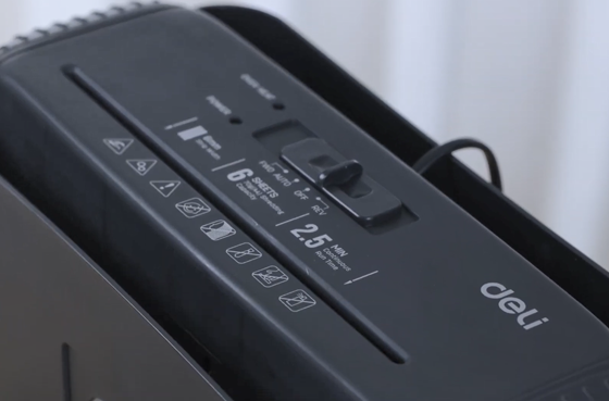 01 Deli ET102SC Streifen geschnittener Papiers chredder