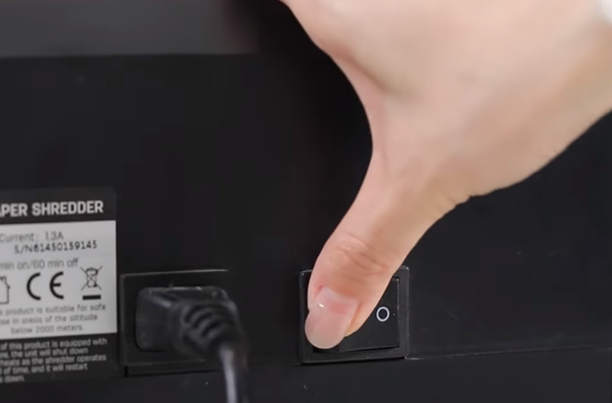 01 Deli E14400 Akten vernichter